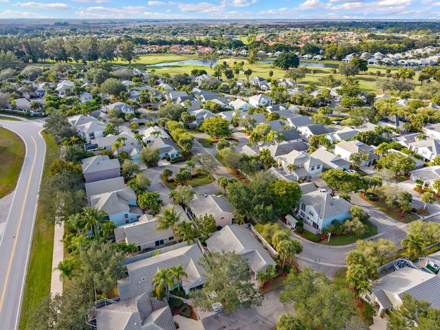 28 Governors Court, Palm Beach Gardens, FL 33418