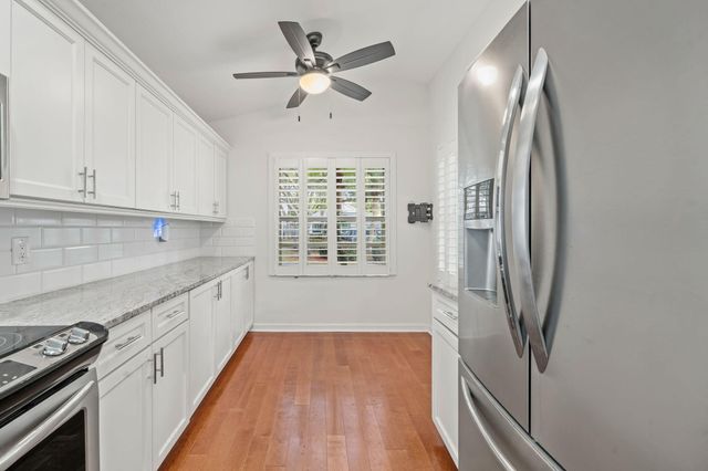 28 Governors Court, Palm Beach Gardens, FL 33418