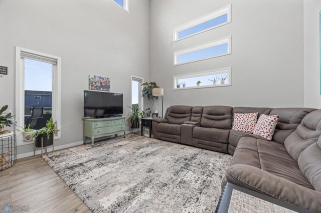 403 16th Street NE, Dilworth, MN 56529