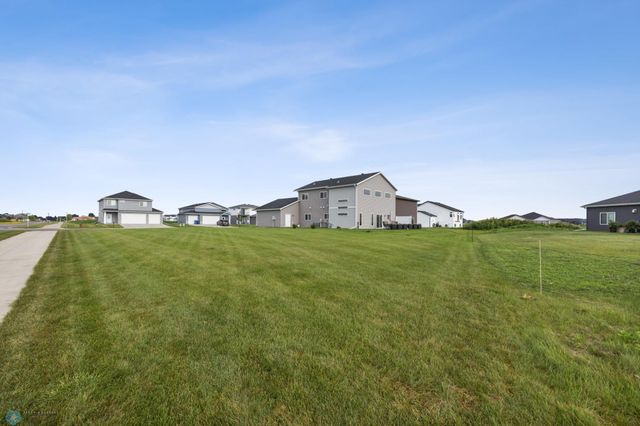 403 16th Street NE, Dilworth, MN 56529