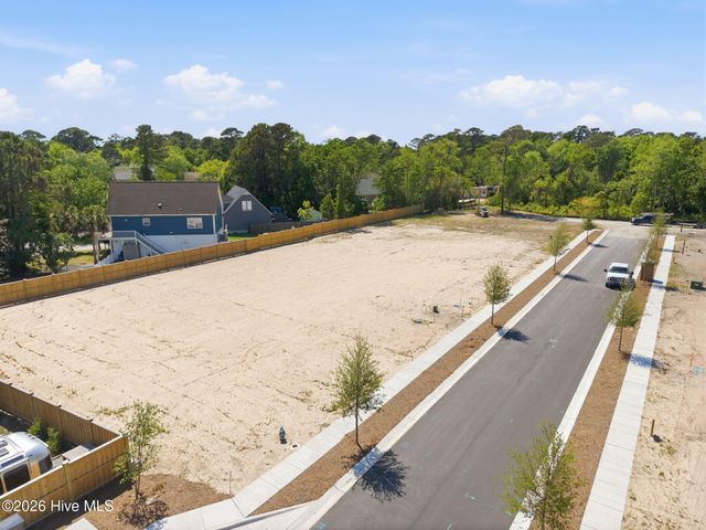 106 Hooks Road, Carolina Beach, NC 28428