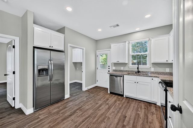 320 W Bond Street, Denison, TX 75020