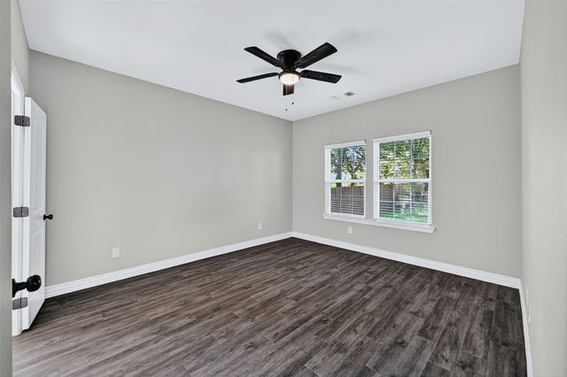 320 W Bond Street, Denison, TX 75020