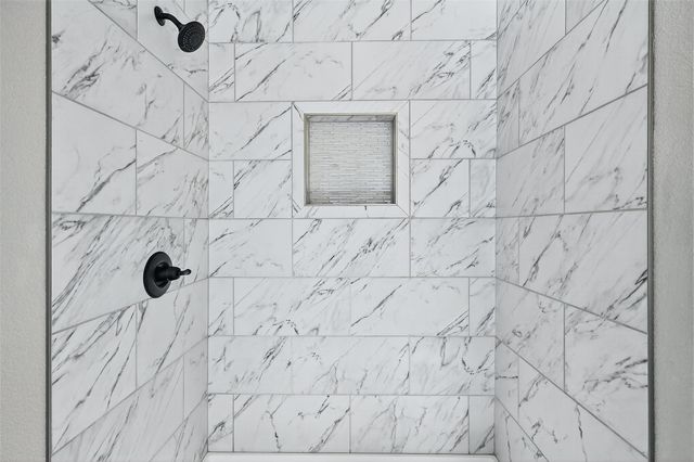 320 W Bond Street, Denison, TX 75020