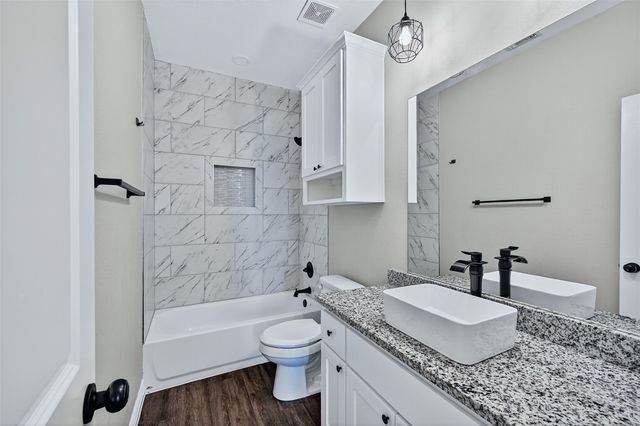 320 W Bond Street, Denison, TX 75020