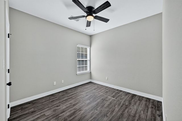 320 W Bond Street, Denison, TX 75020