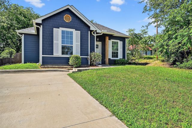 320 W Bond Street, Denison, TX 75020