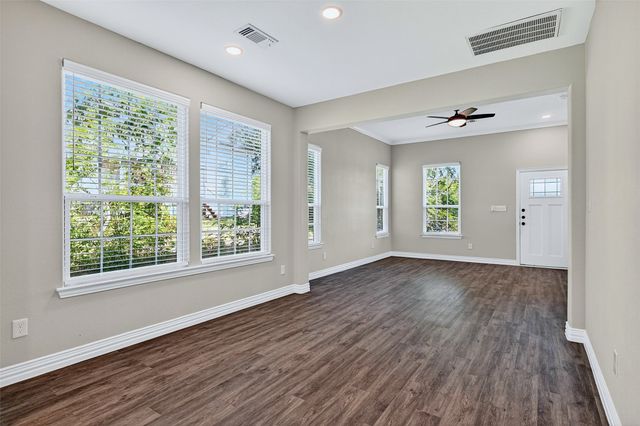 320 W Bond Street, Denison, TX 75020