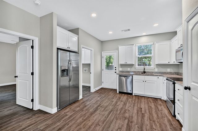 320 W Bond Street, Denison, TX 75020