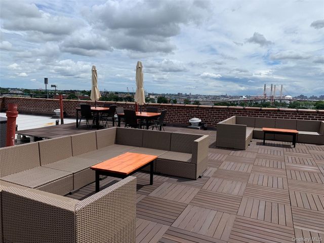 5015 39th Street 1F, Sunnyside, NY 11104