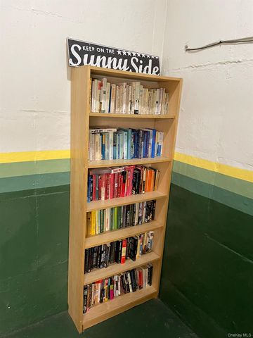 5015 39th Street 1F, Sunnyside, NY 11104