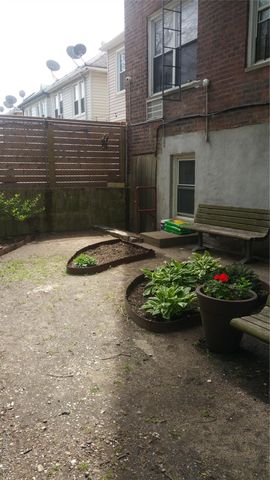 5015 39th Street 1F, Sunnyside, NY 11104