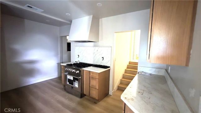 2680 Ivan Hill, Los Angeles, CA 90039