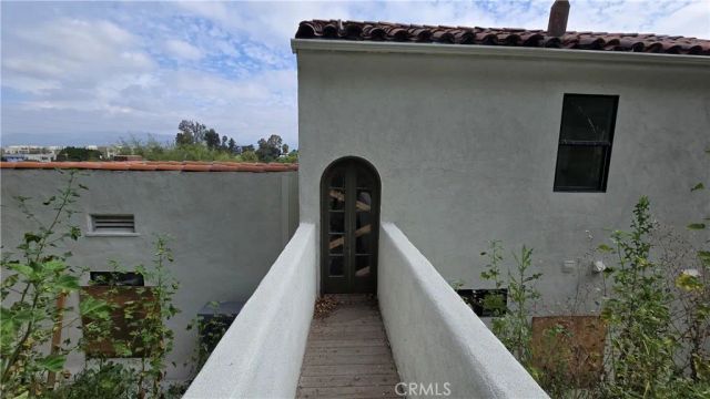 2680 Ivan Hill, Los Angeles, CA 90039