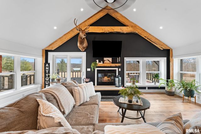 1714 Knox Road 1950 E, Victoria, IL 61485