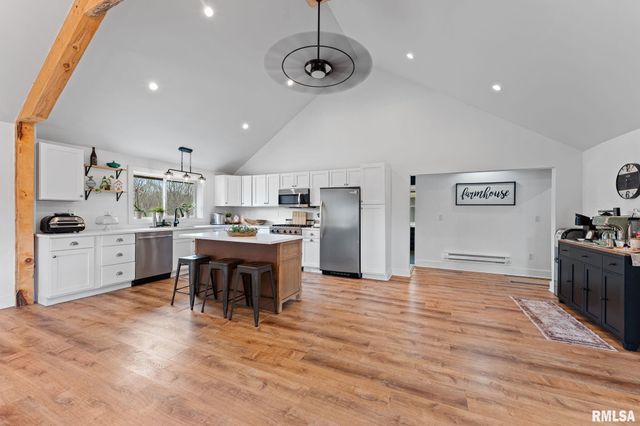 1714 Knox Road 1950 E, Victoria, IL 61485