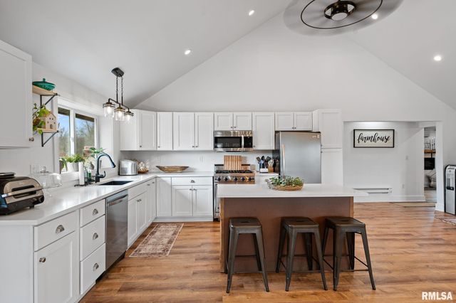 1714 Knox Road 1950 E, Victoria, IL 61485