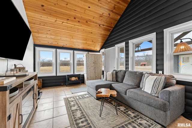 1714 Knox Road 1950 E, Victoria, IL 61485