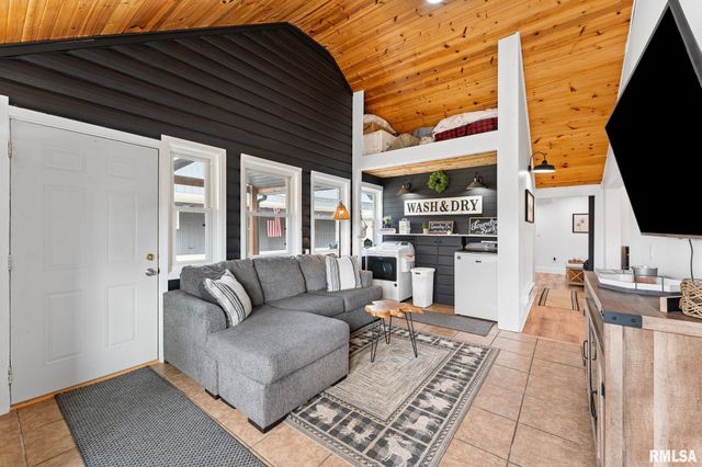 1714 Knox Road 1950 E, Victoria, IL 61485