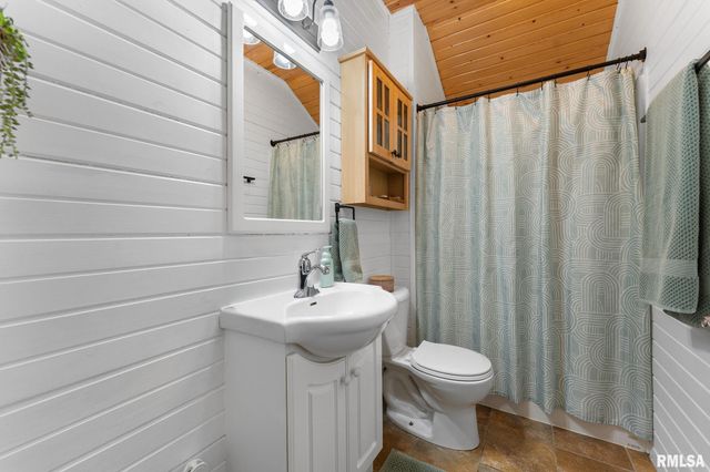 1714 Knox Road 1950 E, Victoria, IL 61485