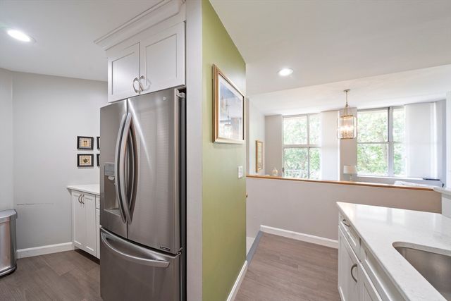 100 Parks St 18, Duxbury, MA 02332