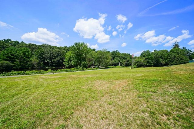 100 Parks St 18, Duxbury, MA 02332