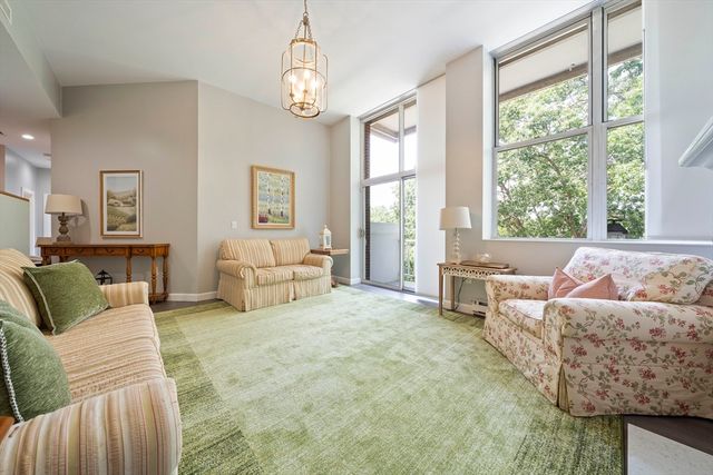 100 Parks St 18, Duxbury, MA 02332