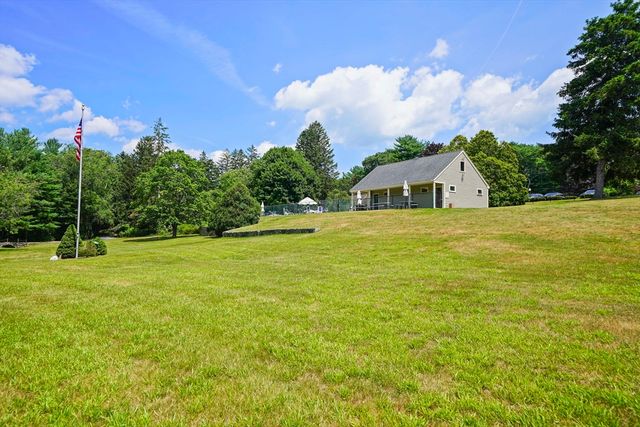 100 Parks St 18, Duxbury, MA 02332