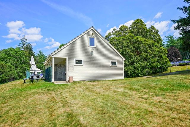 100 Parks St 18, Duxbury, MA 02332
