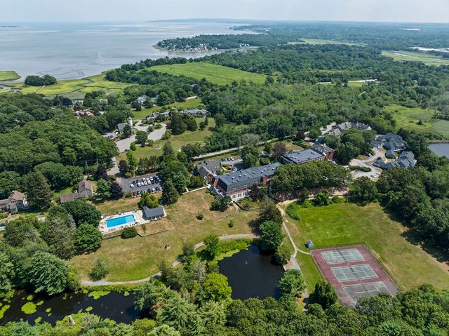 100 Parks St 18, Duxbury, MA 02332