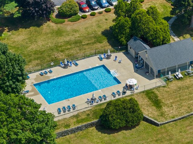100 Parks St 18, Duxbury, MA 02332