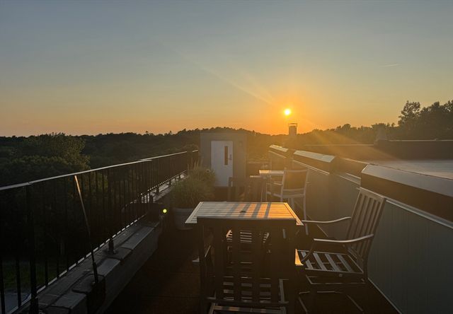 100 Parks St 18, Duxbury, MA 02332