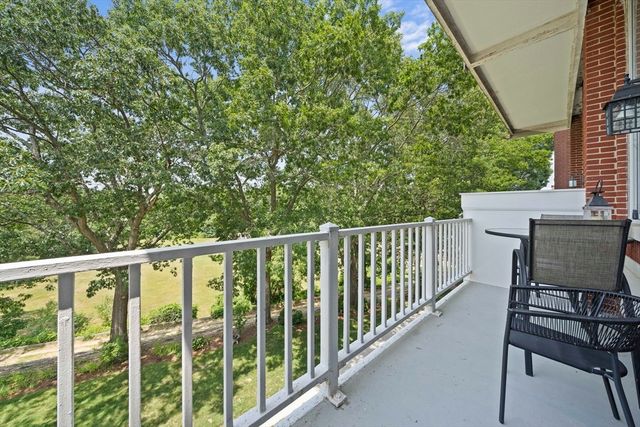 100 Parks St 18, Duxbury, MA 02332