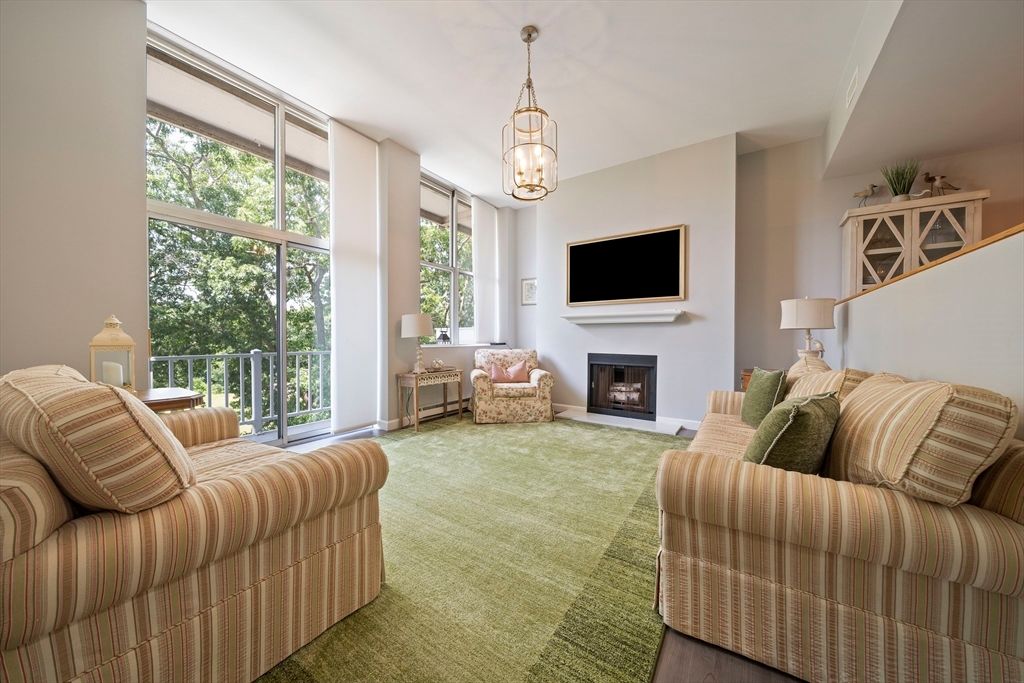 100 Parks St 18, Duxbury, MA 02332