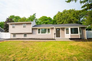 11 Berry Lane, Centereach, NY 11720