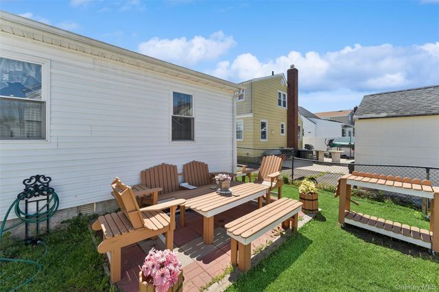 646 Benris Avenue, Franklin Square, NY 11010