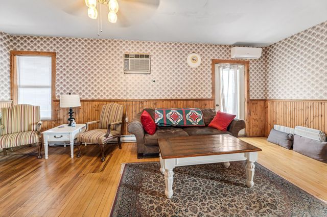 405 N Main Street, Alma, WI 54610