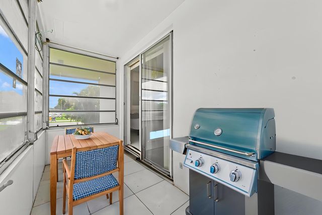 305 Norwich M, West Palm Beach, FL 33417