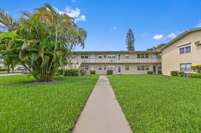 305 Norwich M, West Palm Beach, FL 33417