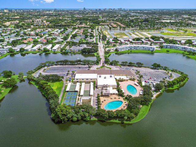 305 Norwich M, West Palm Beach, FL 33417