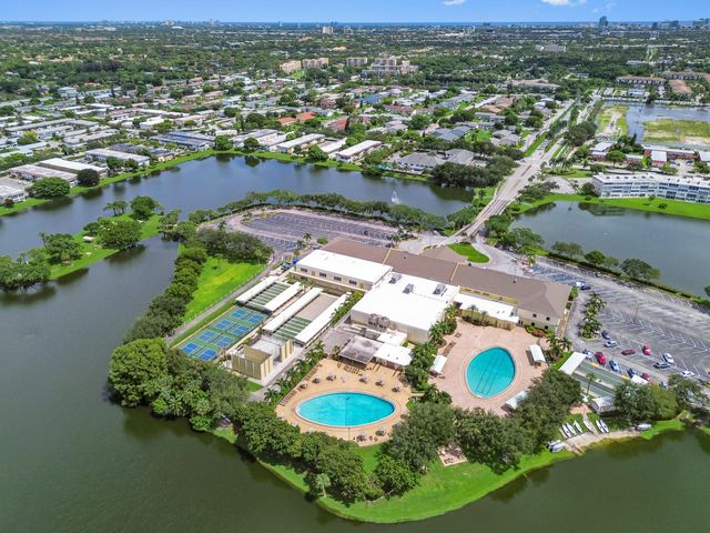 305 Norwich M, West Palm Beach, FL 33417