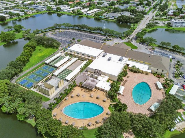 305 Norwich M, West Palm Beach, FL 33417