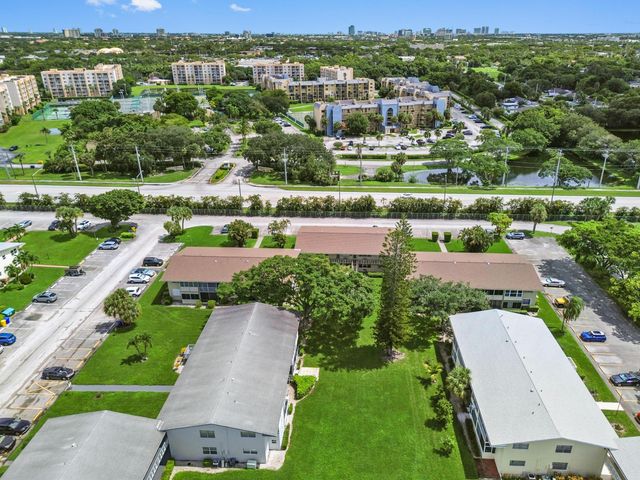 305 Norwich M, West Palm Beach, FL 33417
