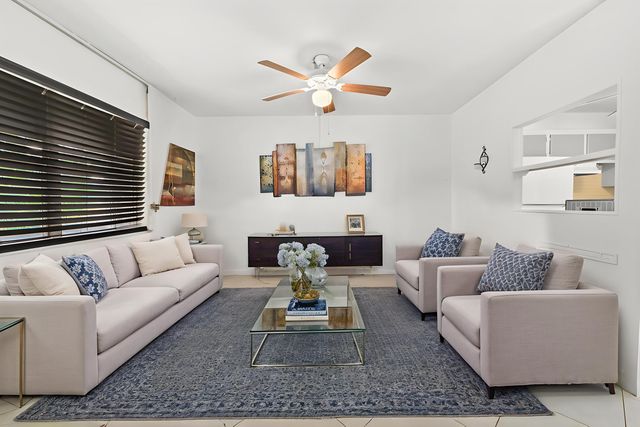 305 Norwich M, West Palm Beach, FL 33417