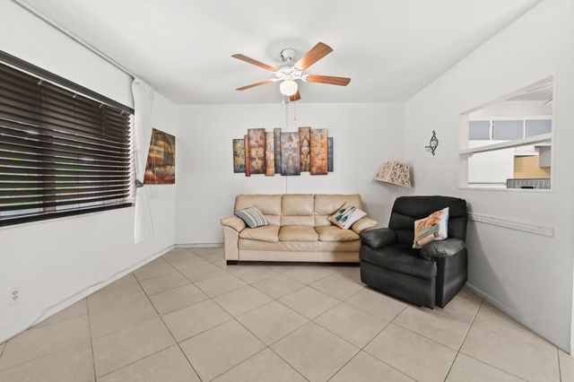305 Norwich M, West Palm Beach, FL 33417
