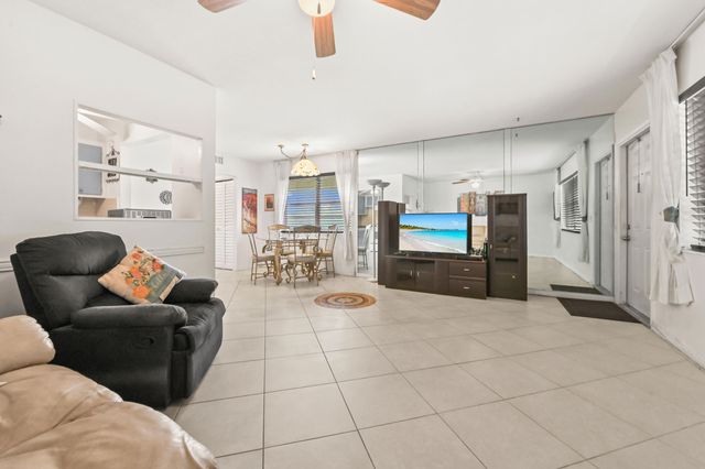 305 Norwich M, West Palm Beach, FL 33417