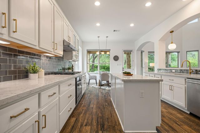 300 Apache DR, Cedar Park, TX 78613