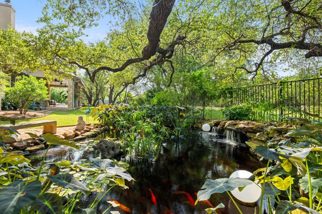 300 Apache DR, Cedar Park, TX 78613