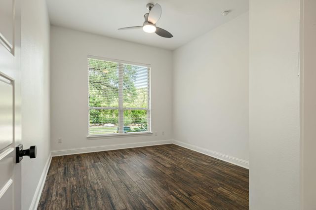 300 Apache DR, Cedar Park, TX 78613