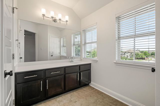 300 Apache DR, Cedar Park, TX 78613